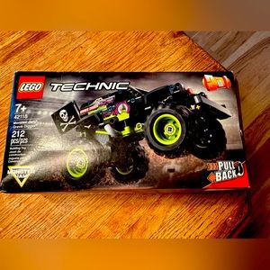 Lego Technic Monster Jam Grave Digger kit 42118 with pull back action